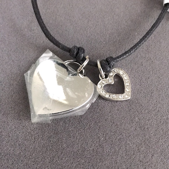 ‼️LAST DAY - Adjustable Bracelet with Silver Heart Charms - Picture 3 of 3